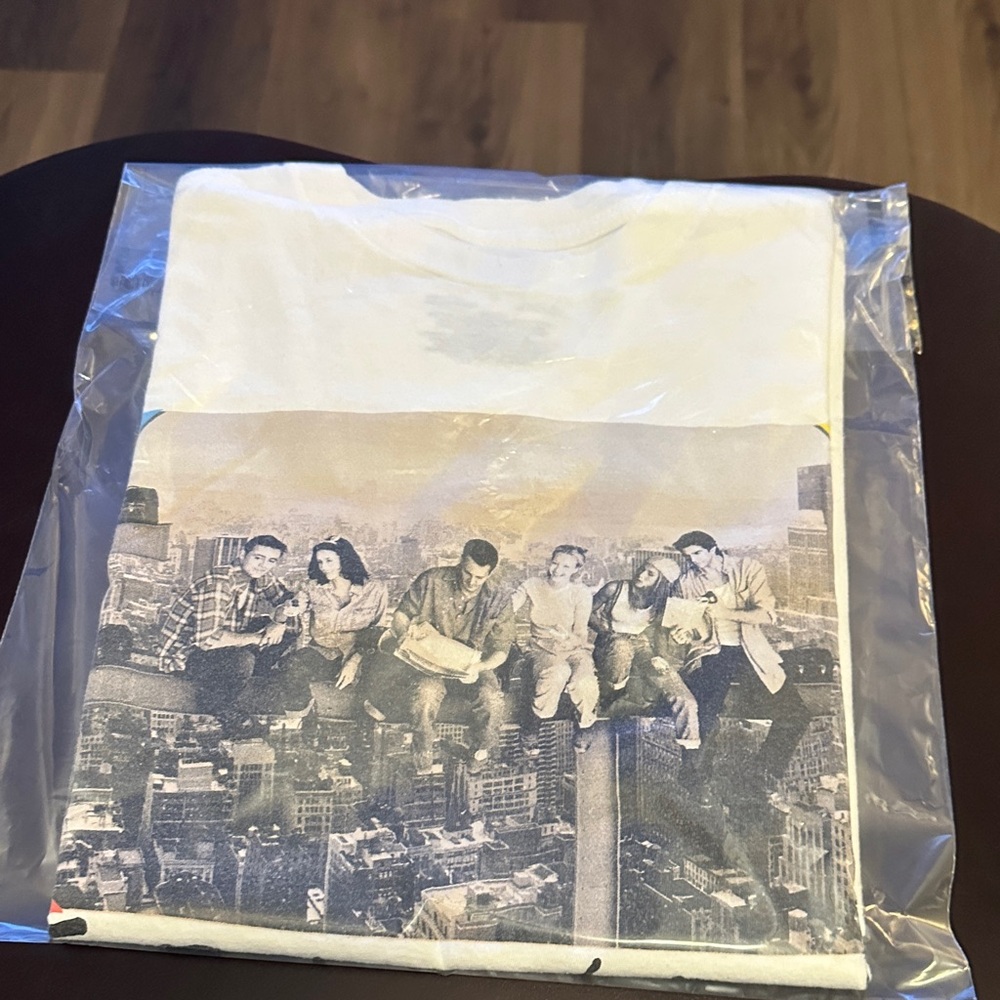 Vintage FRIENDS White Graphic Tee - Short Sleeve - Picture 9 of 9
